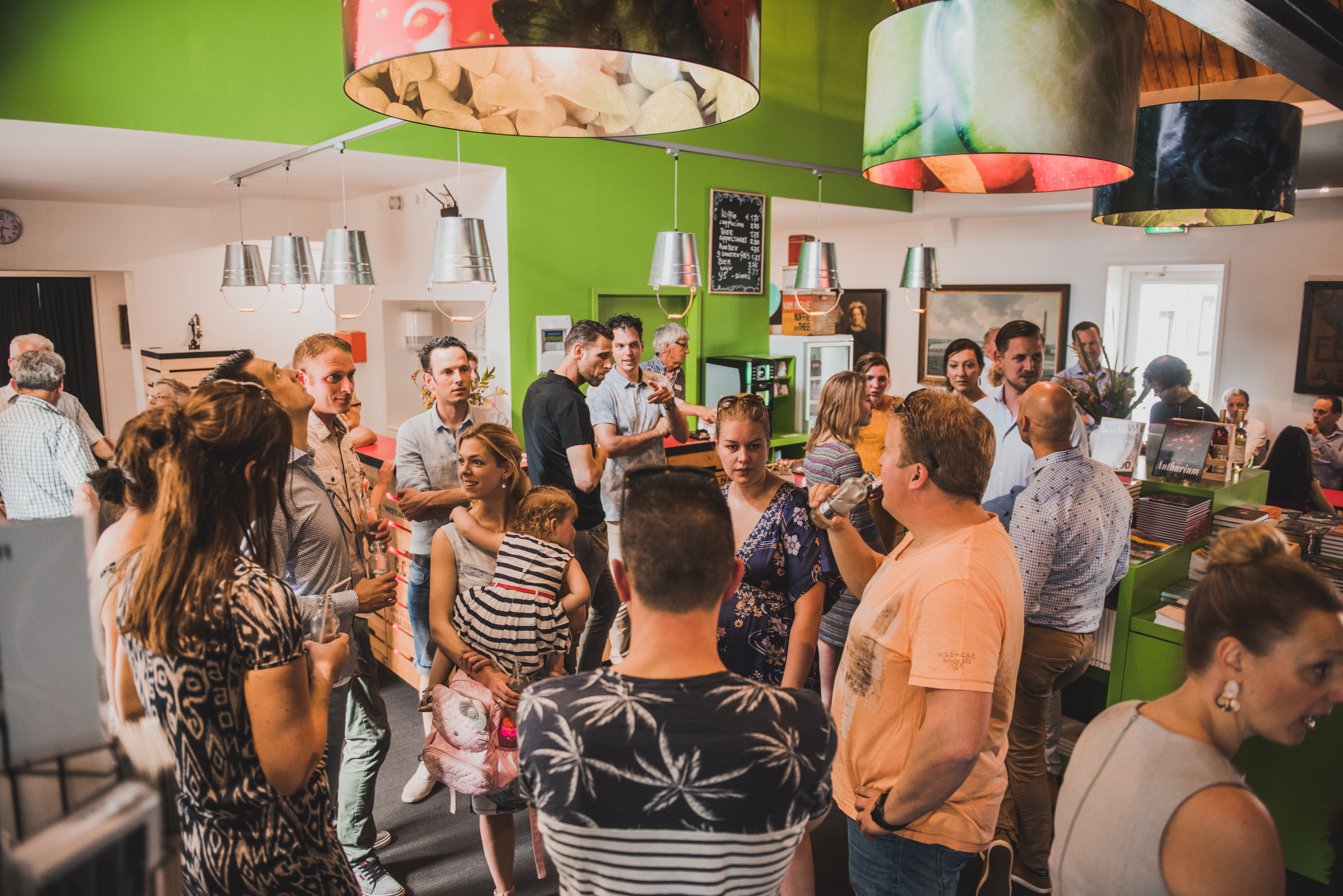 Borrel in de foyer van het museum (Wouter Keuris Fotografie: www.weddingmemory.nl)